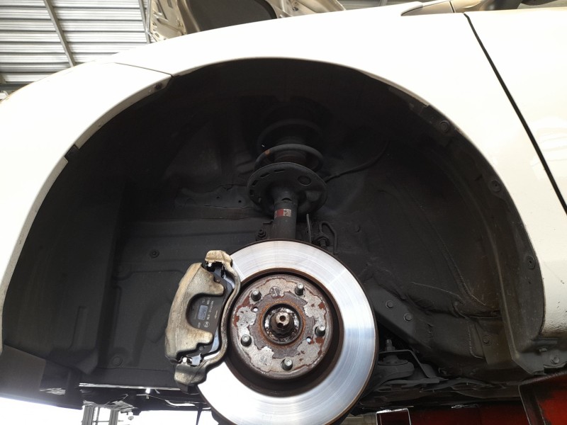 Recambio de plastico pase rueda del. izq. para toyota auris (_e18_) 2.0 d-4d (ade186_) referencia OEM IAM 5387602460  