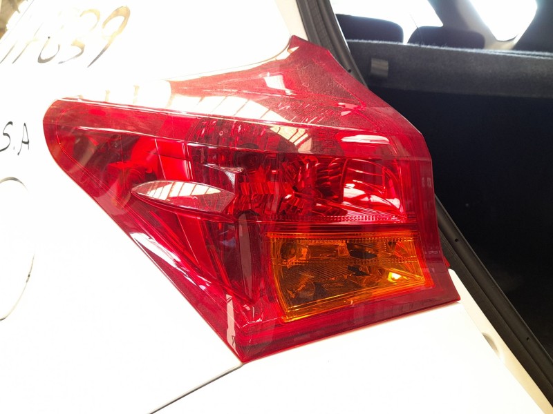 Recambio de piloto trasero izquierdo exterior para toyota auris (_e18_) 2.0 d-4d (ade186_) referencia OEM IAM 8156102740  