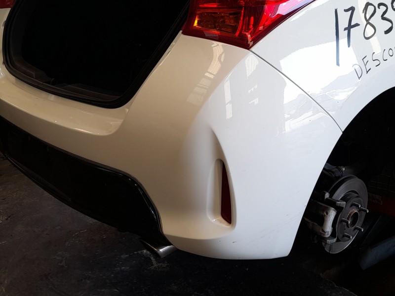 Recambio de paragolpes trasero para toyota auris (_e18_) 2.0 d-4d (ade186_) referencia OEM IAM 5215902997  
