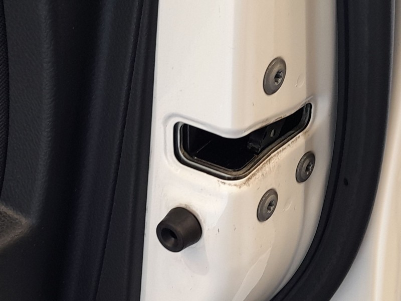 Recambio de cerradura puerta delantera derecha para toyota auris (_e18_) 2.0 d-4d (ade186_) referencia OEM IAM 6903005130  