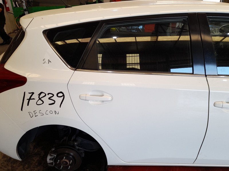 Recambio de puerta trasera derecha para toyota auris (_e18_) 2.0 d-4d (ade186_) referencia OEM IAM 6700302380  