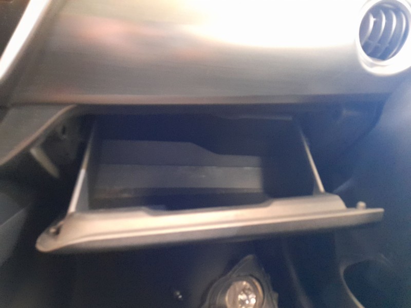 Recambio de guantera para toyota auris (_e18_) 2.0 d-4d (ade186_) referencia OEM IAM 5555002290C2  