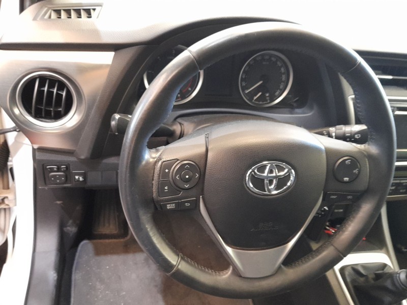 Recambio de volante para toyota auris (_e18_) 2.0 d-4d (ade186_) referencia OEM IAM 4510202510C0  