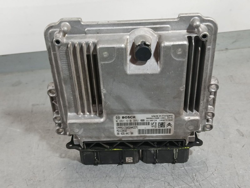 Recambio de centralita motor uce para opel corsa f (p2jo) 1.2 (68) referencia OEM IAM 1686953880  