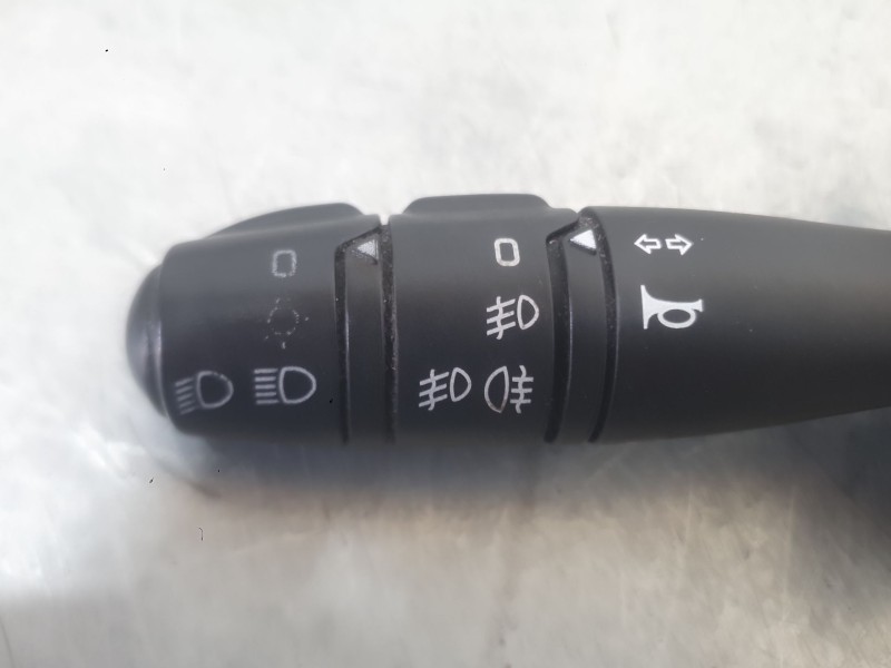 Recambio de mando luces y limpia para dacia sandero (bs_) 1.2 16v referencia OEM IAM 6001551361  6001551357