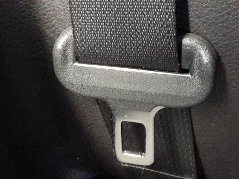 Recambio de cinturon seguridad trasero derecho para toyota auris (_e18_) 2.0 d-4d (ade186_) referencia OEM IAM 7336002550C0  