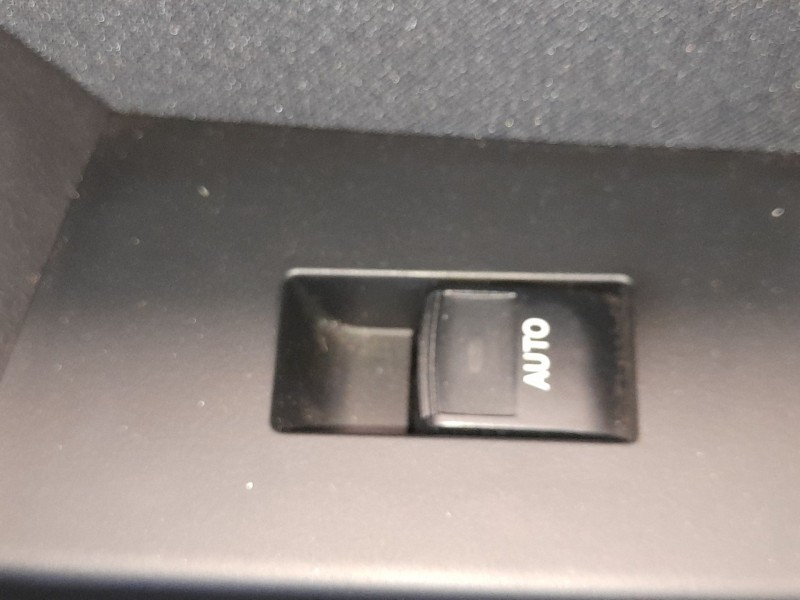 Recambio de mando elevalunas trasero derecho para toyota auris (_e18_) 2.0 d-4d (ade186_) referencia OEM IAM 8481002140  