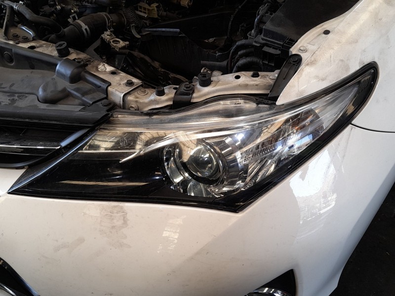 Recambio de faro izquierdo para toyota auris (_e18_) 2.0 d-4d (ade186_) referencia OEM IAM 8117002J61  