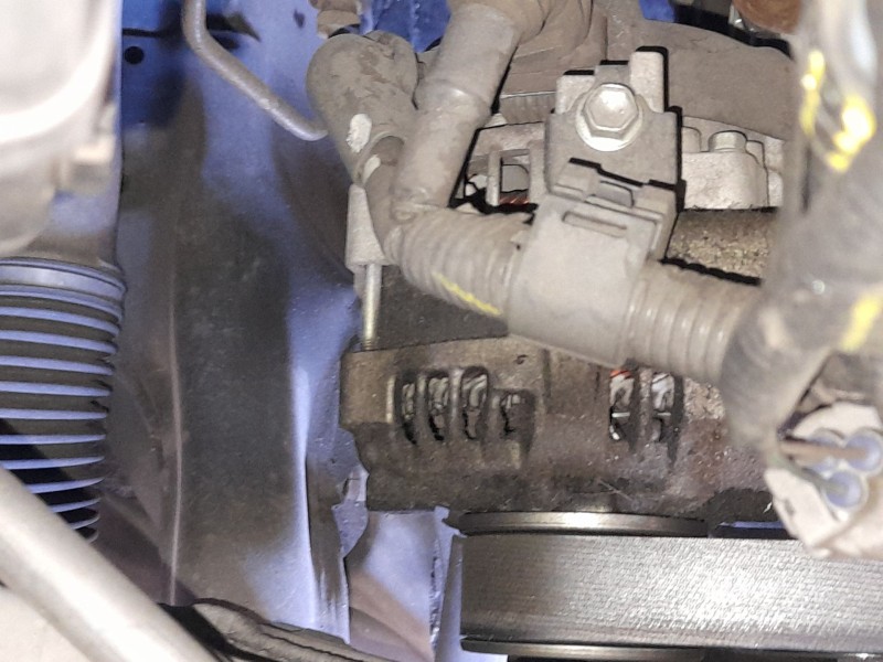 Recambio de alternador para toyota auris (_e18_) 2.0 d-4d (ade186_) referencia OEM IAM 270600R090  