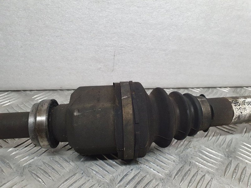 Recambio de transmision delantera derecha para peugeot 407 sport referencia OEM IAM 9640848080  