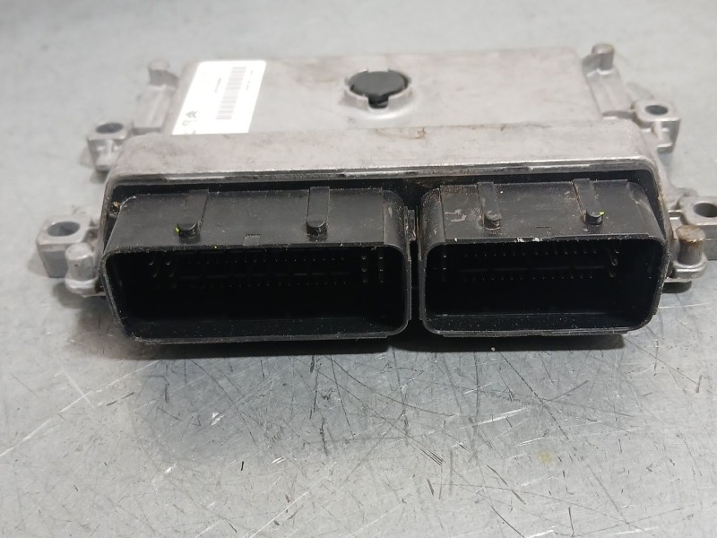 Recambio de centralita motor uce para citroën c3 iii (sx) 1.2 puretech 82 referencia OEM IAM   