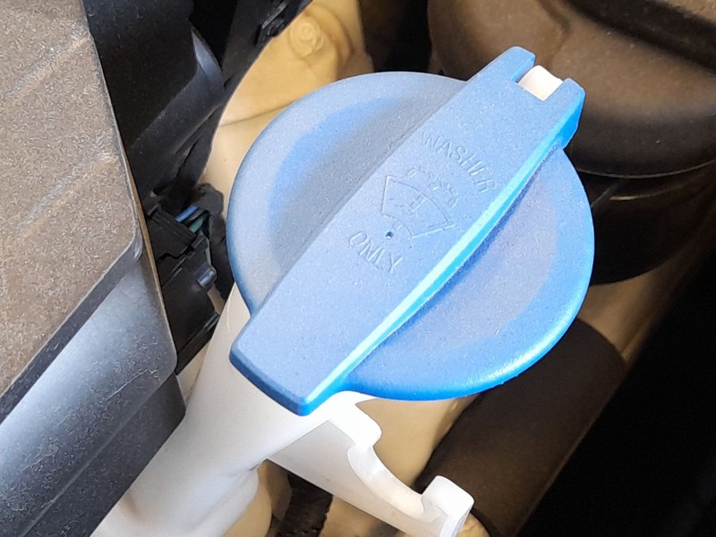 Recambio de deposito limpia para kia rio iv (yb, sc, fb) 1.25 referencia OEM IAM 98620H8000 98610H8000 