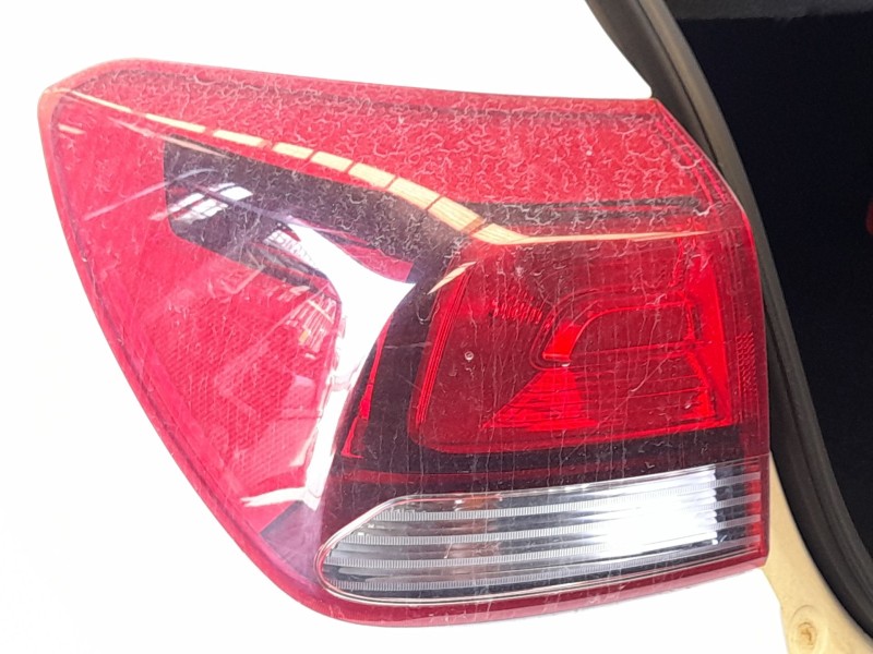 Recambio de piloto trasero izquierdo exterior para kia rio iv (yb, sc, fb) 1.25 referencia OEM IAM 92401H8000  