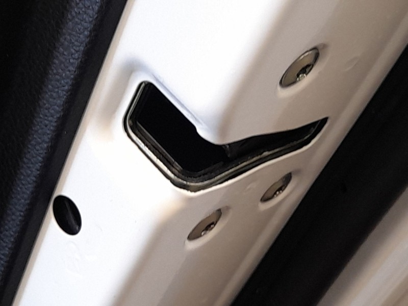 Recambio de cerradura puerta trasera derecha para kia rio iv (yb, sc, fb) 1.25 referencia OEM IAM 81420H8010  