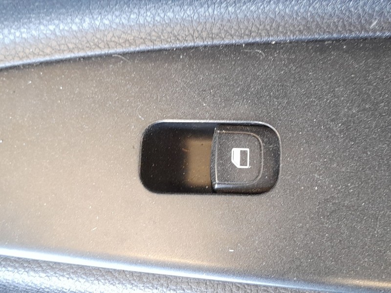 Recambio de mando elevalunas delantero derecho para kia rio iv (yb, sc, fb) 1.25 referencia OEM IAM 93576H8000  