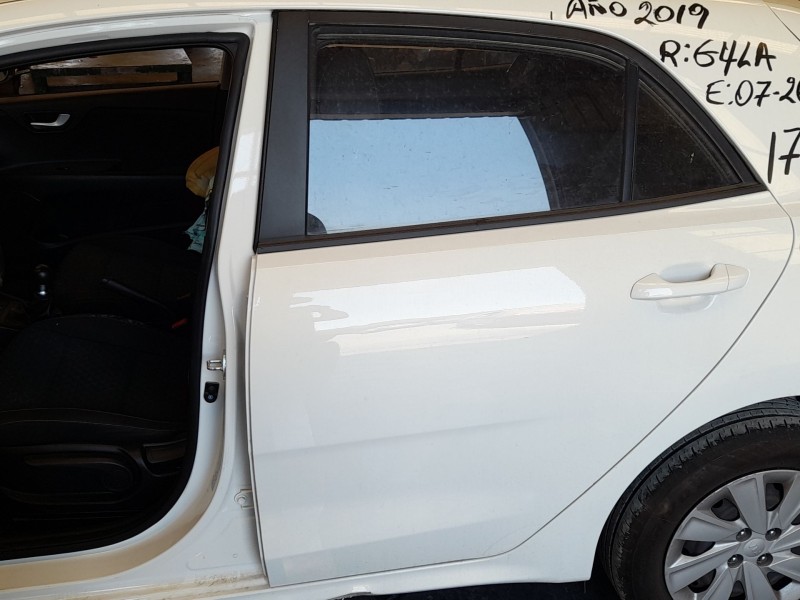 Recambio de puerta trasera izquierda para kia rio iv (yb, sc, fb) 1.25 referencia OEM IAM 77003H8000  