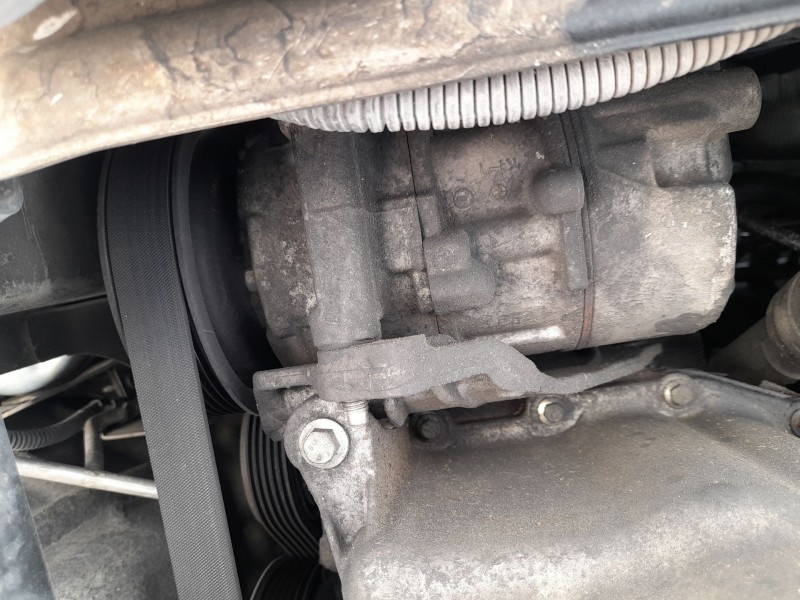 Recambio de compresor aire acondicionado para renault grand scénic iii (jz0/1_) 1.5 dci referencia OEM IAM 8200939386 7711497392