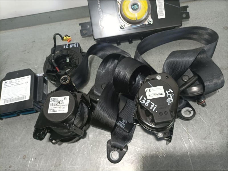 Recambio de kit airbag para hyundai i20 classic referencia OEM IAM 56900C8000  CON PRETENSORES