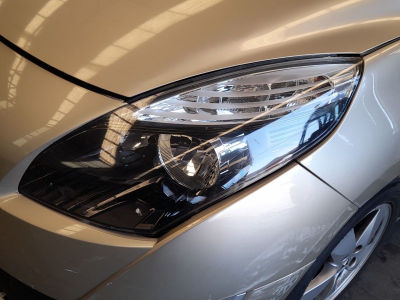 Recambio de faro izquierdo para renault grand scénic iii (jz0/1_) 1.5 dci referencia OEM IAM 260606760R  