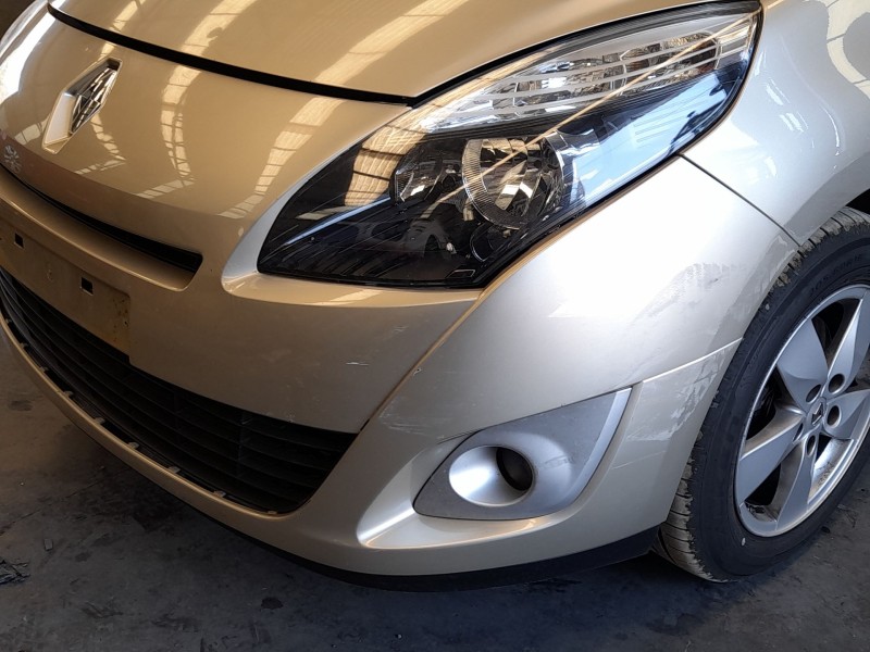 Recambio de paragolpes delantero para renault grand scénic iii (jz0/1_) 1.5 dci referencia OEM IAM 620222226R ROZADO 
