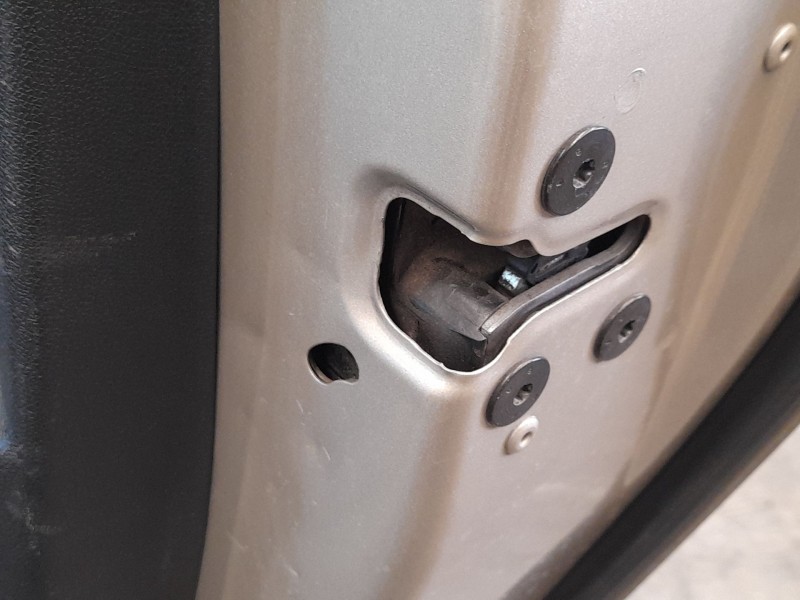 Recambio de cerradura puerta trasera derecha para renault grand scénic iii (jz0/1_) 1.5 dci referencia OEM IAM 825020033R  