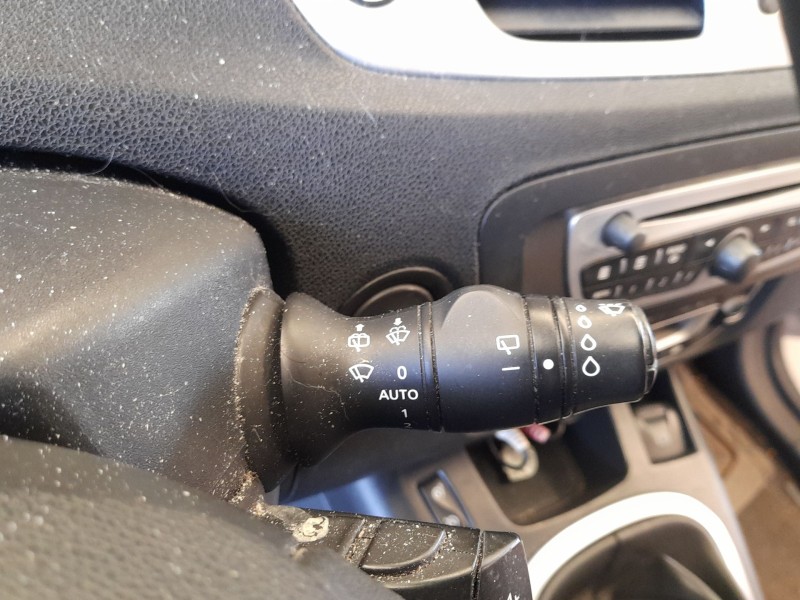 Recambio de mando luces y limpia para renault grand scénic iii (jz0/1_) 1.5 dci referencia OEM IAM 255670019R  