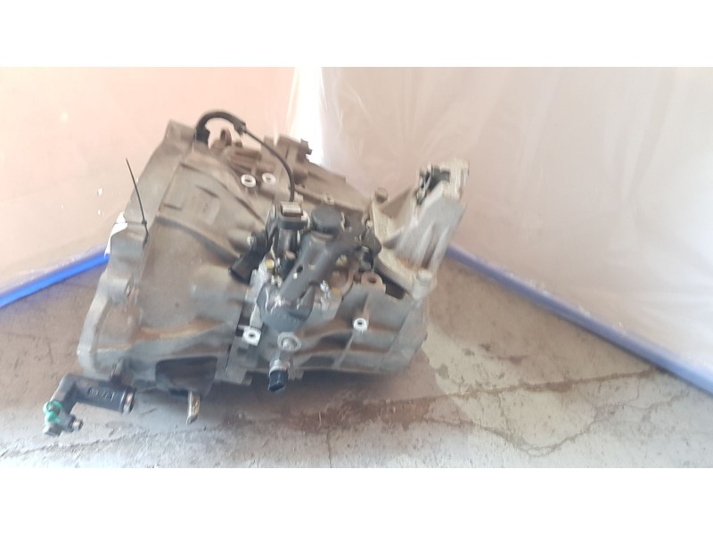 Recambio de caja cambios para kia carens iv 1.7 crdi referencia OEM IAM WHW6C 4300032932 