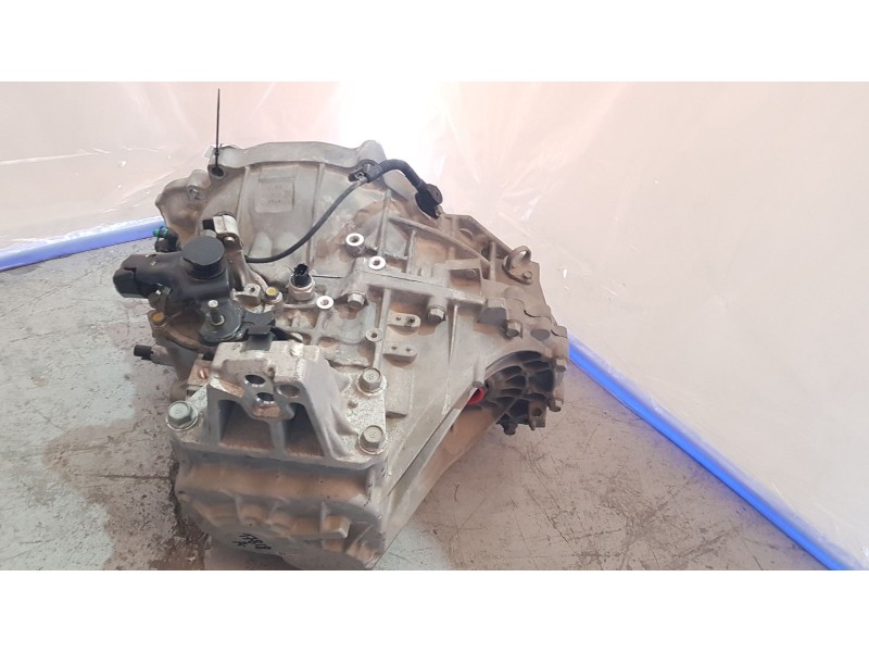 Recambio de caja cambios para kia carens iv 1.7 crdi referencia OEM IAM WHW6C 4300032932 