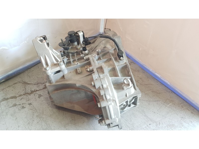 Recambio de caja cambios para kia carens iv 1.7 crdi referencia OEM IAM WHW6C 4300032932 