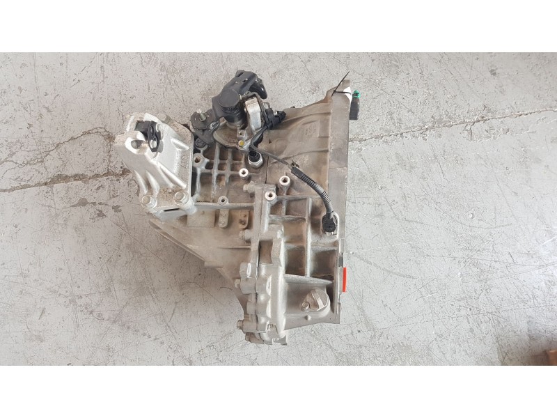 Recambio de caja cambios para kia carens iv 1.7 crdi referencia OEM IAM WHW6C 4300032932 