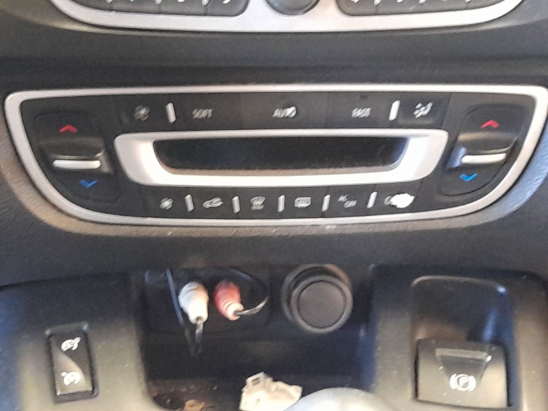 Recambio de mando climatizador para renault grand scénic iii (jz0/1_) 1.5 dci referencia OEM IAM 275109409R  