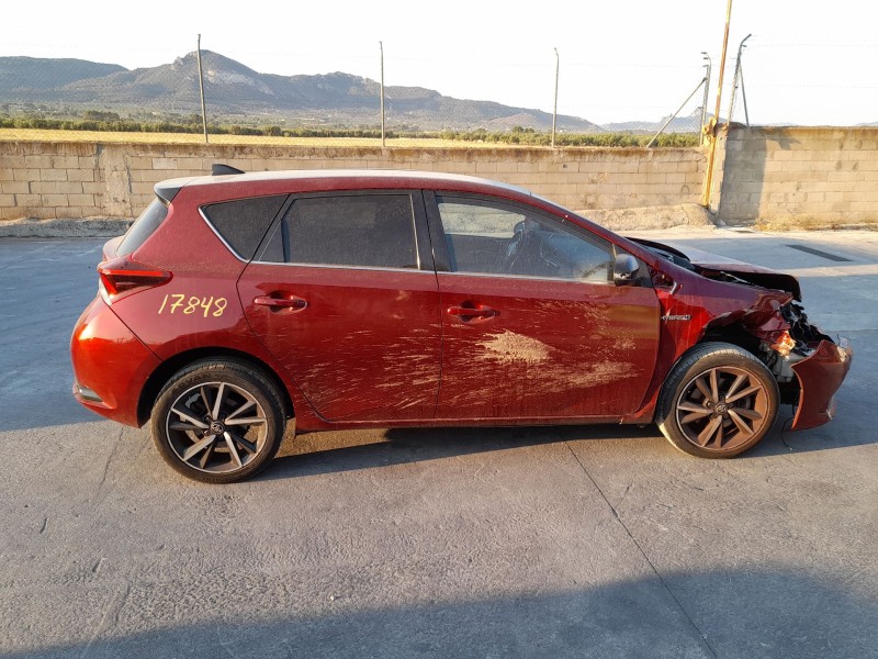 toyota auris (-e18) 1.8 hybrid (zwee186) del año 2018