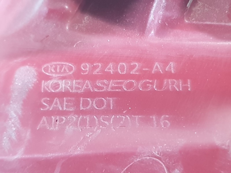 Recambio de piloto trasero derecho exterior para kia carens iv 1.7 crdi referencia OEM IAM 92402A4020  