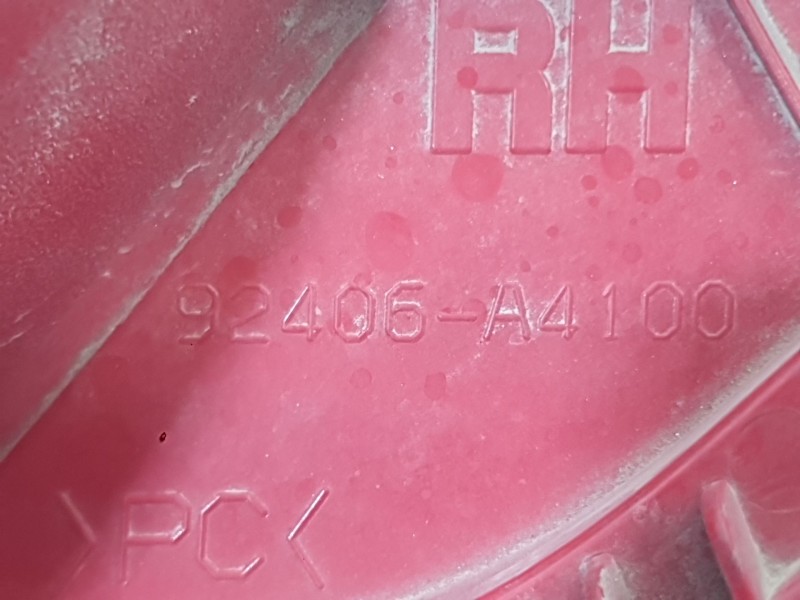 Recambio de piloto trasero derecho paragolpes para kia carens iv 1.7 crdi referencia OEM IAM 92406A4100  