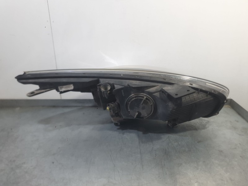 Recambio de faro izquierdo para kia carens iv 1.7 crdi referencia OEM IAM 92101A4180  