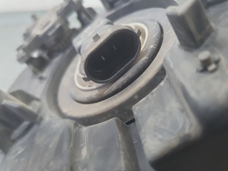 Recambio de faro antiniebla izquierdo para kia carens iv 1.7 crdi referencia OEM IAM 92201A4020  