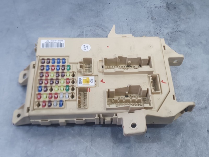 Recambio de caja reles / fusibles para kia carens iv 1.7 crdi referencia OEM IAM   