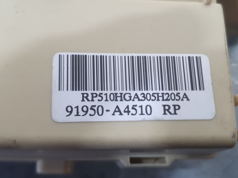 Recambio de caja reles / fusibles para kia carens iv 1.7 crdi referencia OEM IAM   