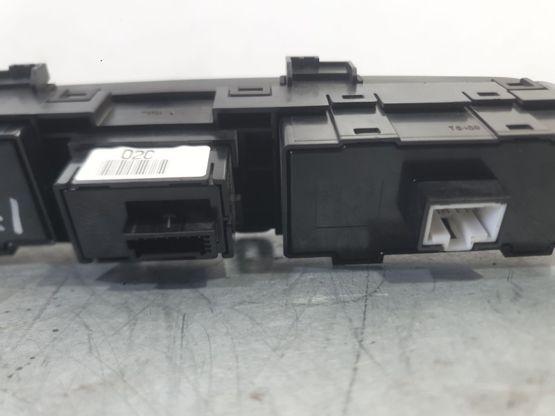 Recambio de warning para kia carens iv 1.7 crdi referencia OEM IAM   