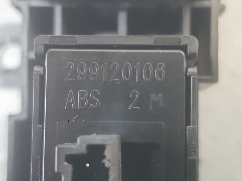 Recambio de warning para kia carens iv 1.7 crdi referencia OEM IAM   