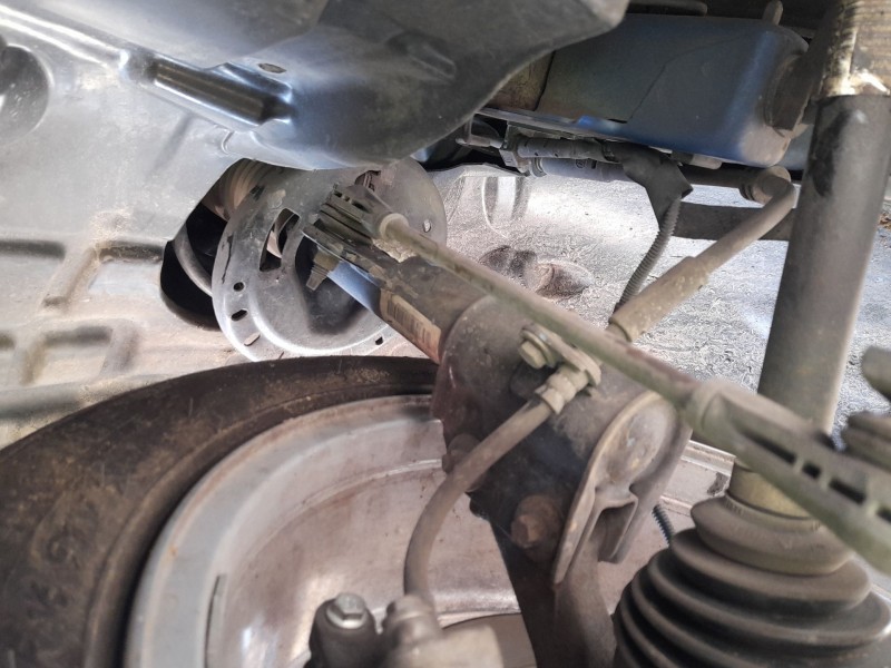 Recambio de amortiguador delantero derecho para opel corsa f (p2jo) 1.2 (68) referencia OEM IAM 9864566180  