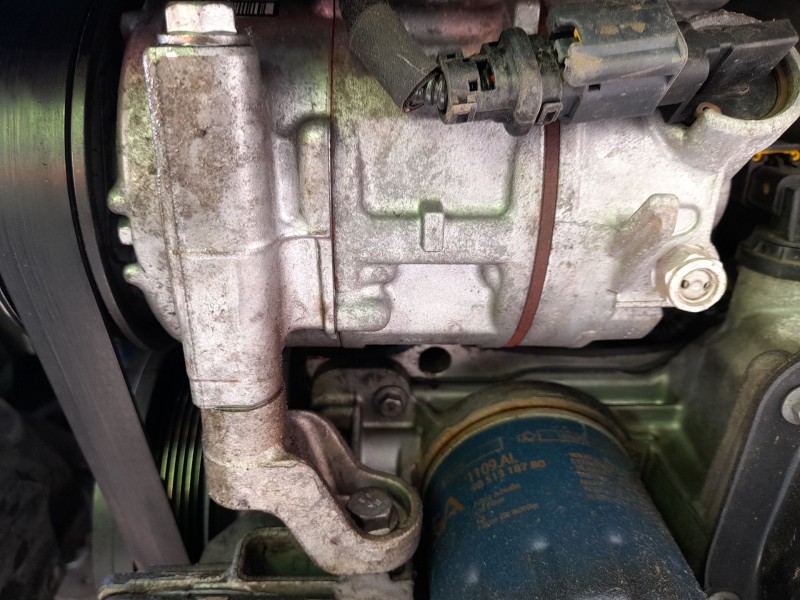 Recambio de compresor aire acondicionado para opel corsa f (p2jo) 1.2 (68) referencia OEM IAM 9828684880 1666721780 