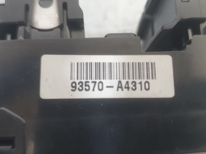 Recambio de mando elevalunas delantero izquierdo para kia carens iv 1.7 crdi referencia OEM IAM 93570A4310CA  