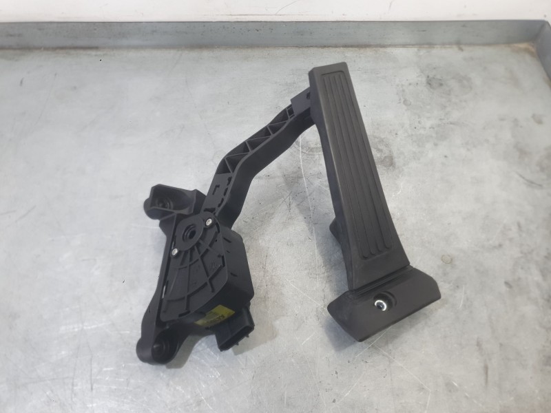 Recambio de potenciometro pedal para kia carens iv 1.7 crdi referencia OEM IAM 32700A4100  