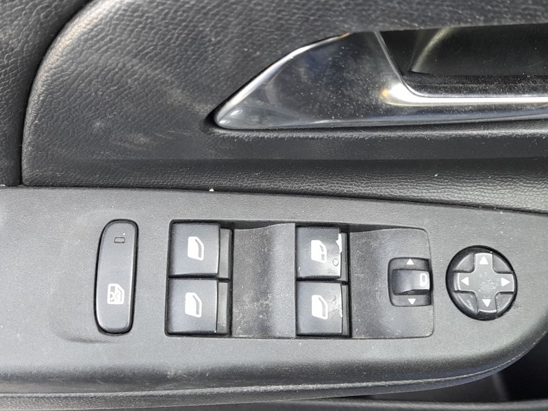 Recambio de mando elevalunas delantero izquierdo para opel corsa f (p2jo) 1.2 (68) referencia OEM IAM 96788281ZD  