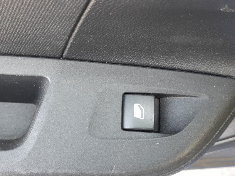 Recambio de mando elevalunas trasero izquierdo para opel corsa f (p2jo) 1.2 (68) referencia OEM IAM 98044803ZD  