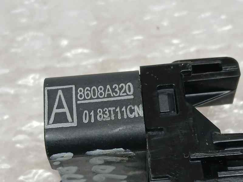 Recambio de mando elevalunas delantero derecho para mitsubishi space star (a00) motion referencia OEM IAM 8608A320 A183T11CN 