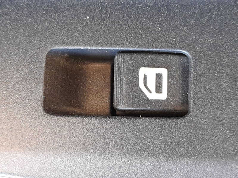 Recambio de mando elevalunas delantero derecho para mazda 2 (de_, dh_) 1.4 mzr-cd referencia OEM IAM D65166370  