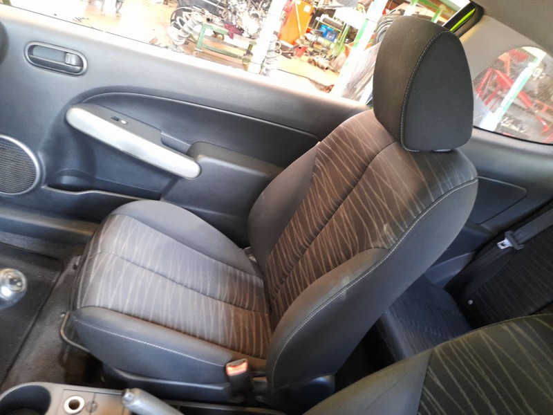 Recambio de asiento delantero derecho para mazda 2 (de_, dh_) 1.4 mzr-cd referencia OEM IAM   