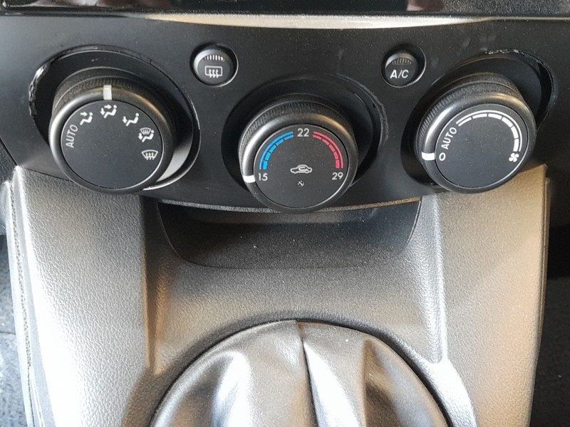 Recambio de mando calefaccion / aire acondicionado para mazda 2 (de_, dh_) 1.4 mzr-cd referencia OEM IAM DP7461190  